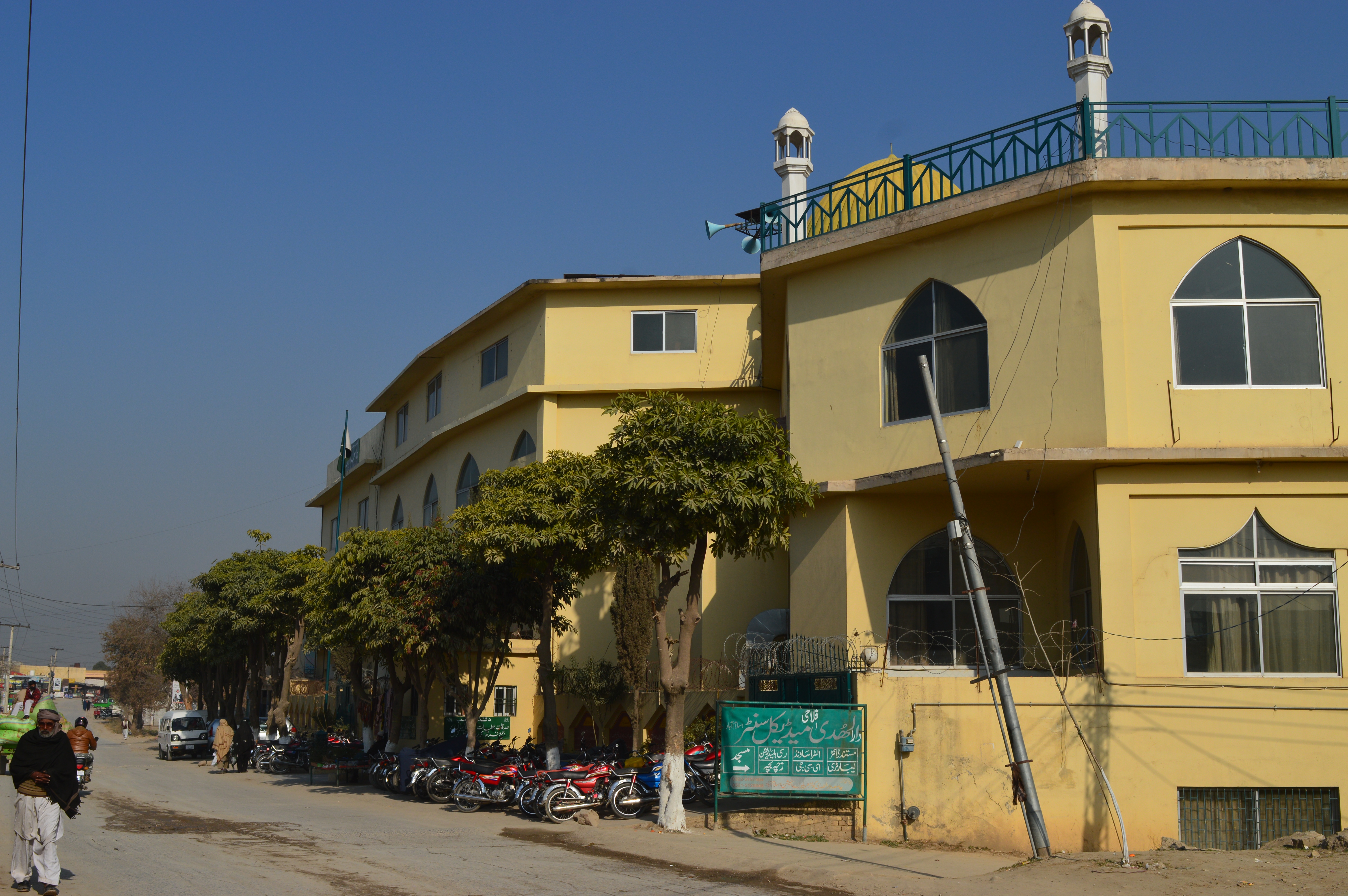 مسجد کا بیرونی منظر